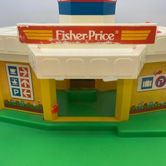 1980 Fisher-Price Play Family Airport Terminal #2502 - Picture 3 of 7